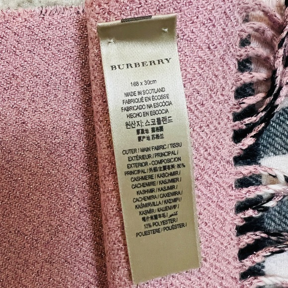 LIMITED EDITION Burberry Cashmere Reversible Scarf In Pale Candy Pink - Picture 5 of 5